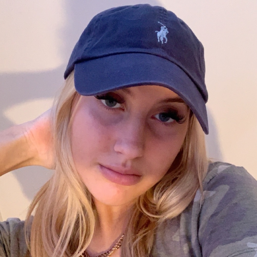 Blue hat - Picture 3 of 3